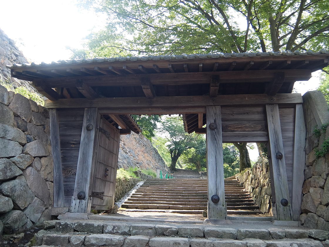 鳥取城址の門